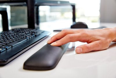 3M WR85B Gel Wrist Rest - Ergonomic Black Desk Support for Comfortable Typing