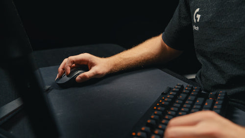 Logitech G 910-007373 mouse