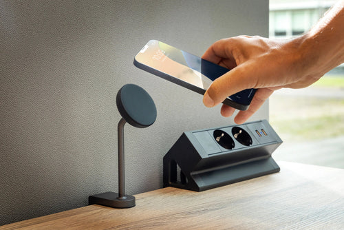 ZENS ZESC19B/00 mobile device charger