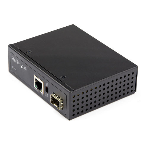 PoE+ Network Media Converter 60W StarTech.com SFP to RJ45 Gigabit Ethernet IP-30